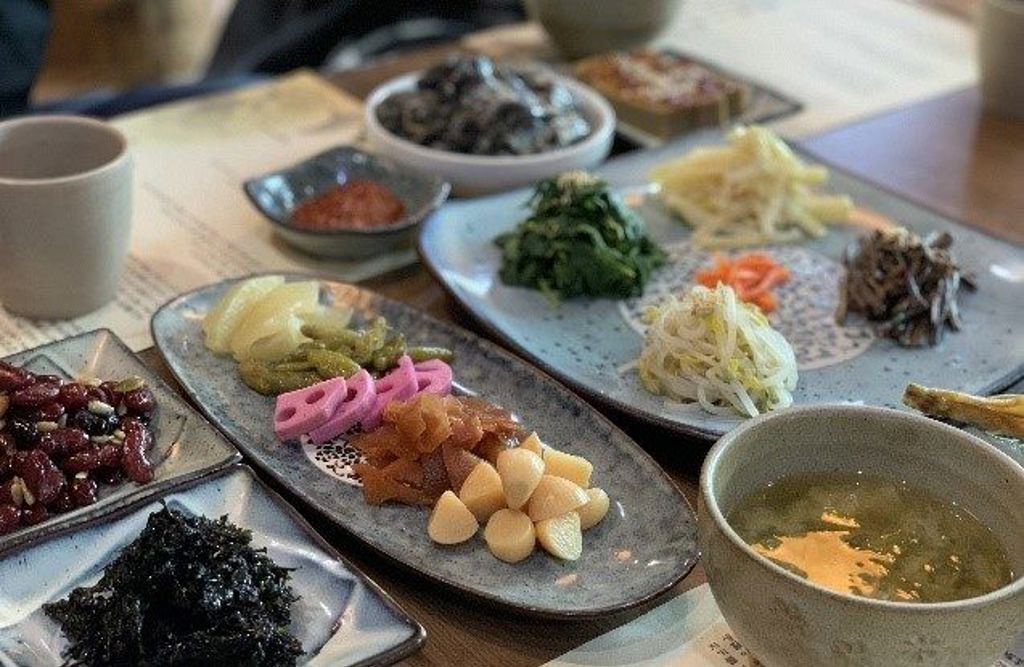 Common Korean meal, with Namul Banchan